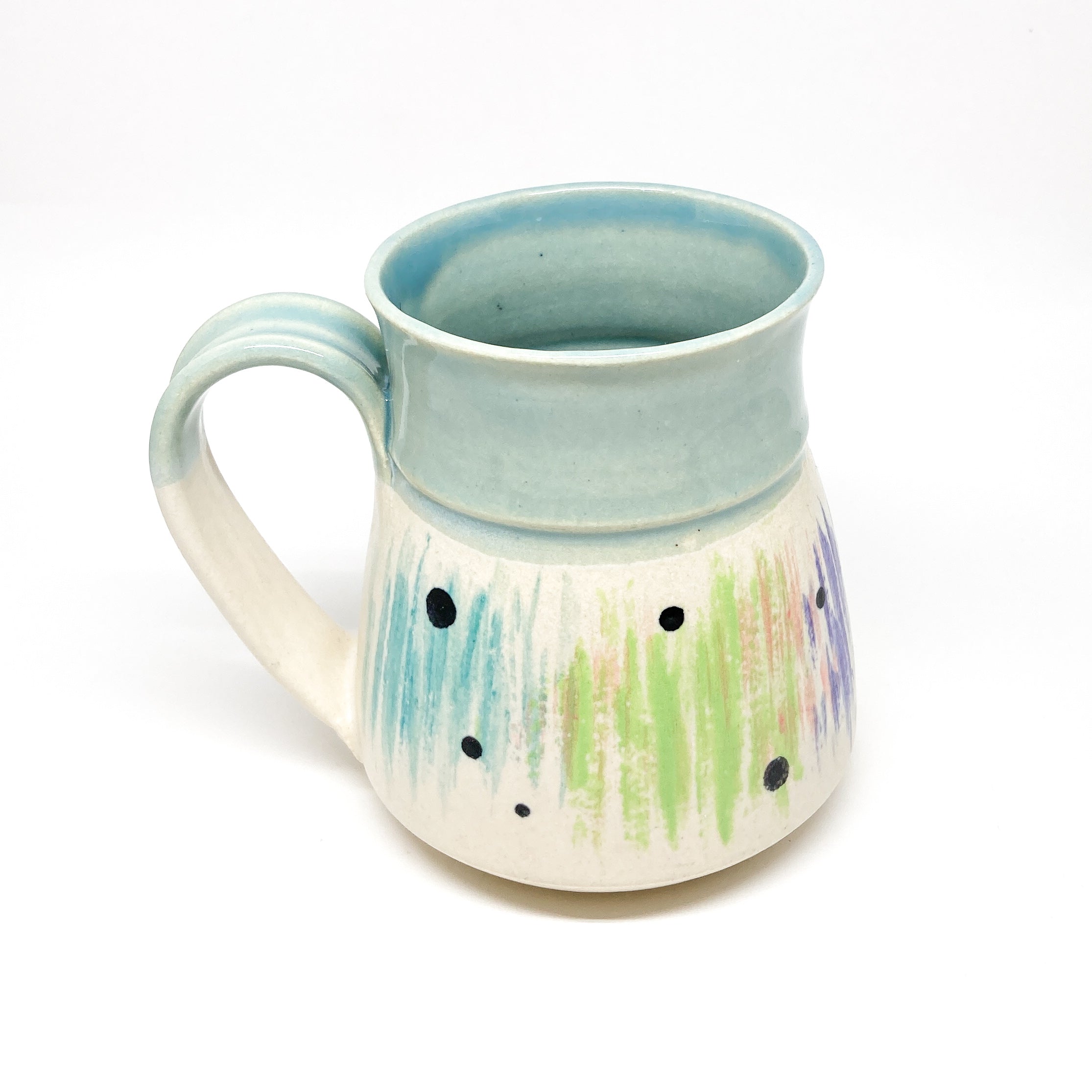 Mug à points et coups de pinceau