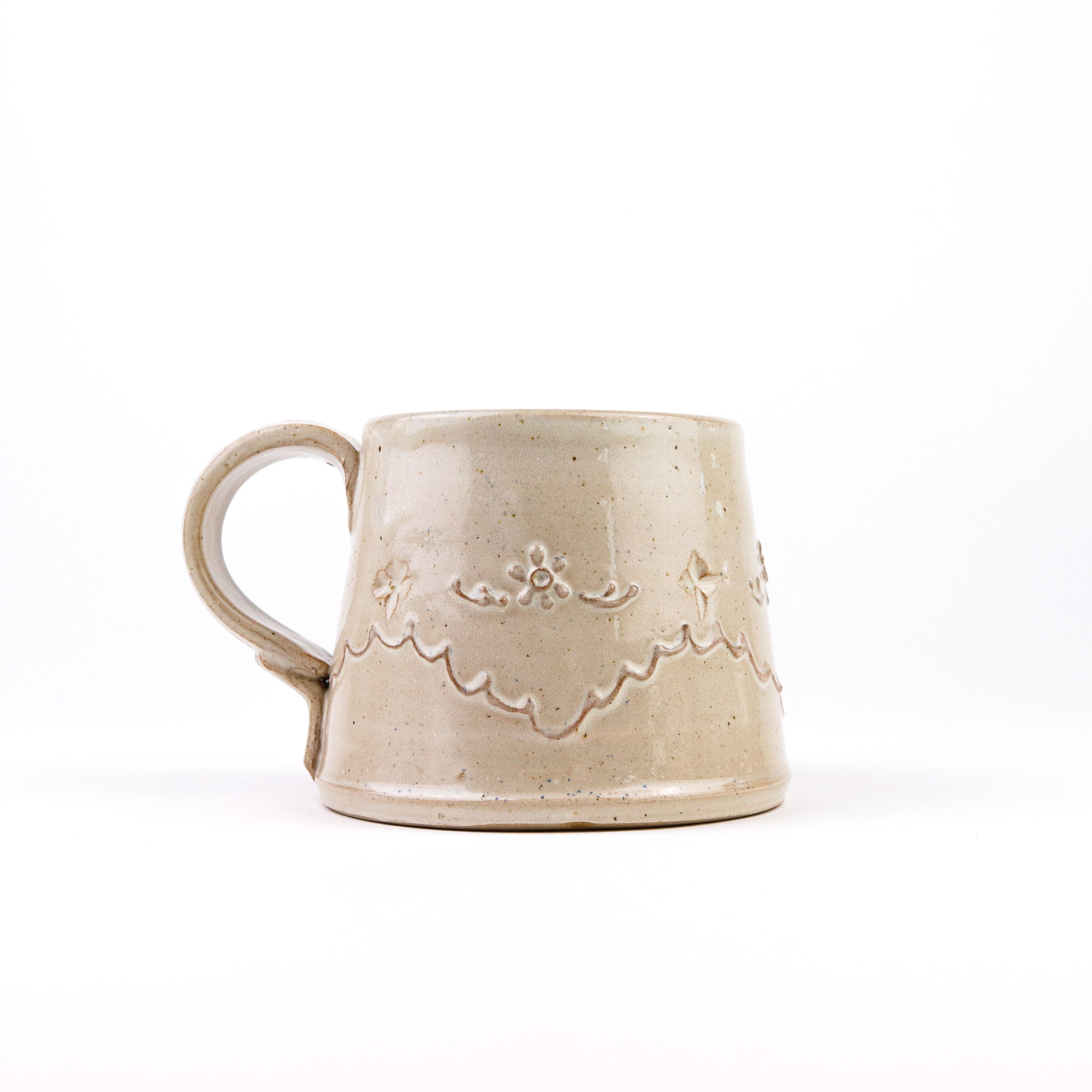Tasse en dentelle