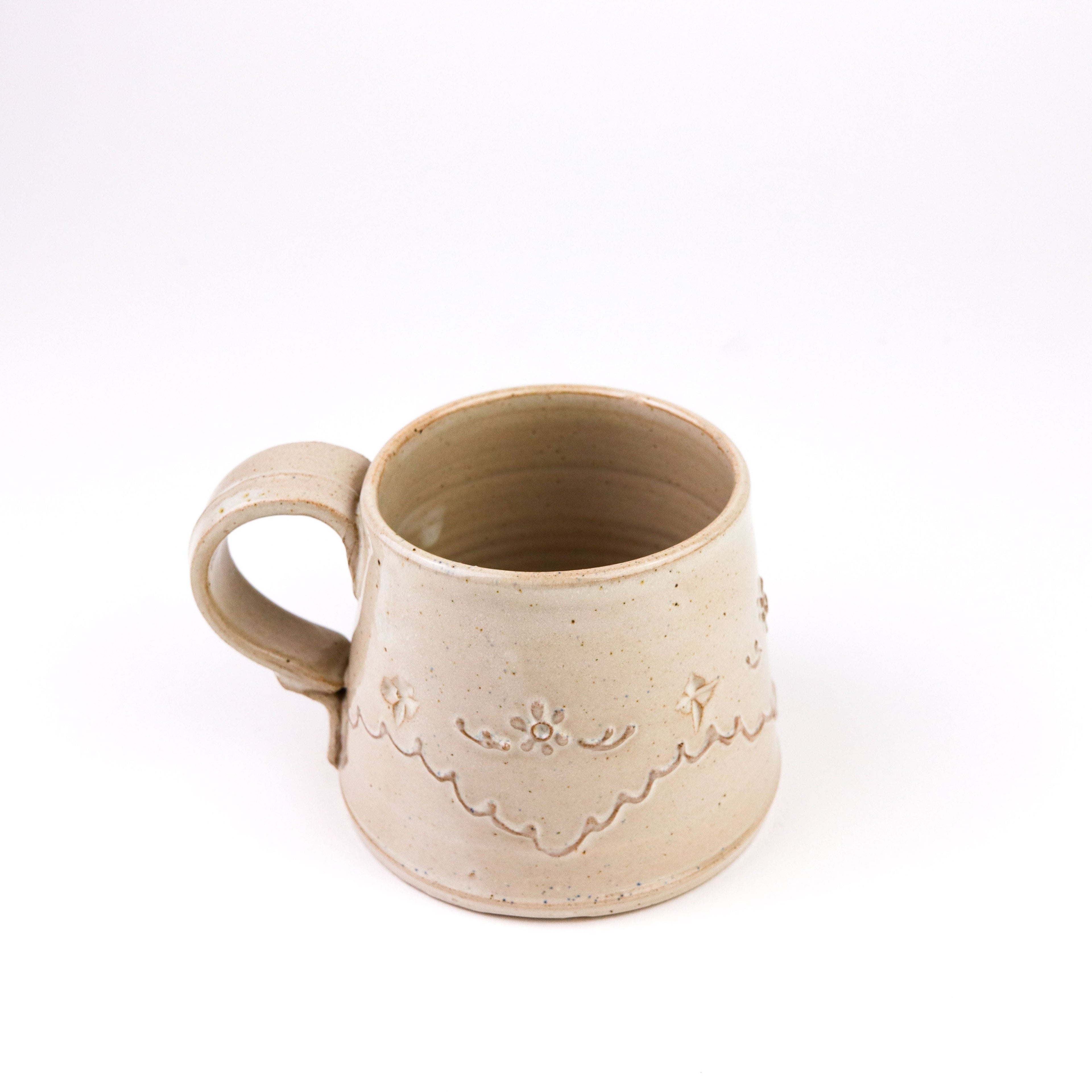Tasse en dentelle