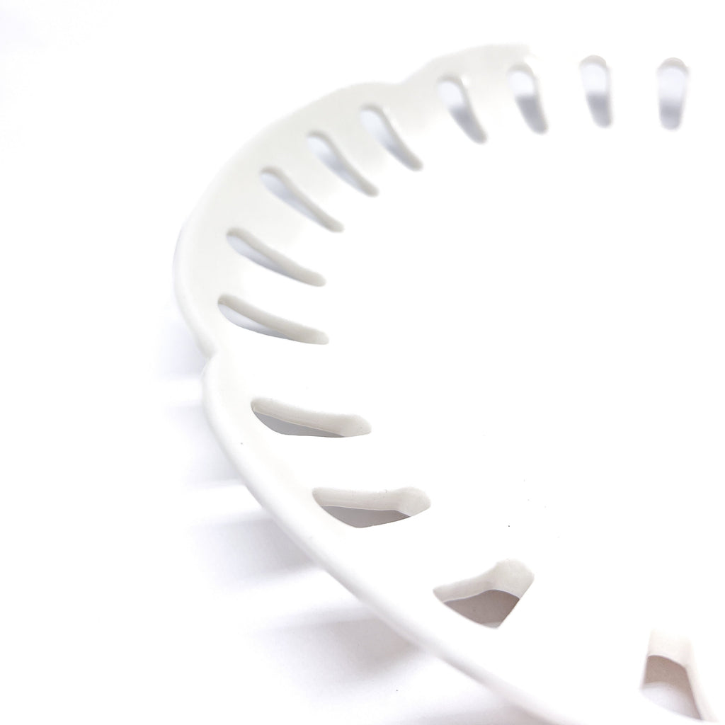 Assiette en porcelaine ajourée