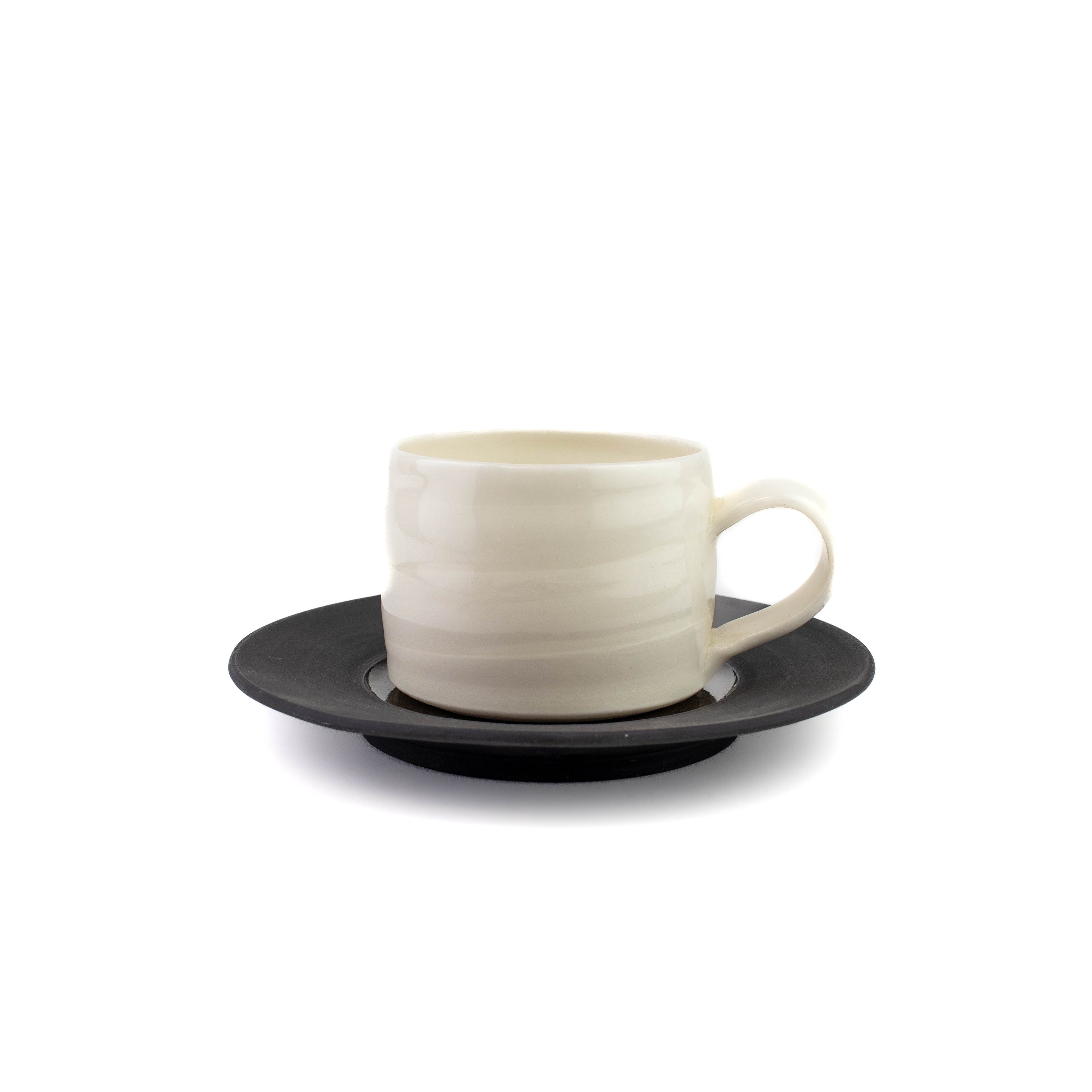 Tasse et soucoupe à expresso en porcelaine