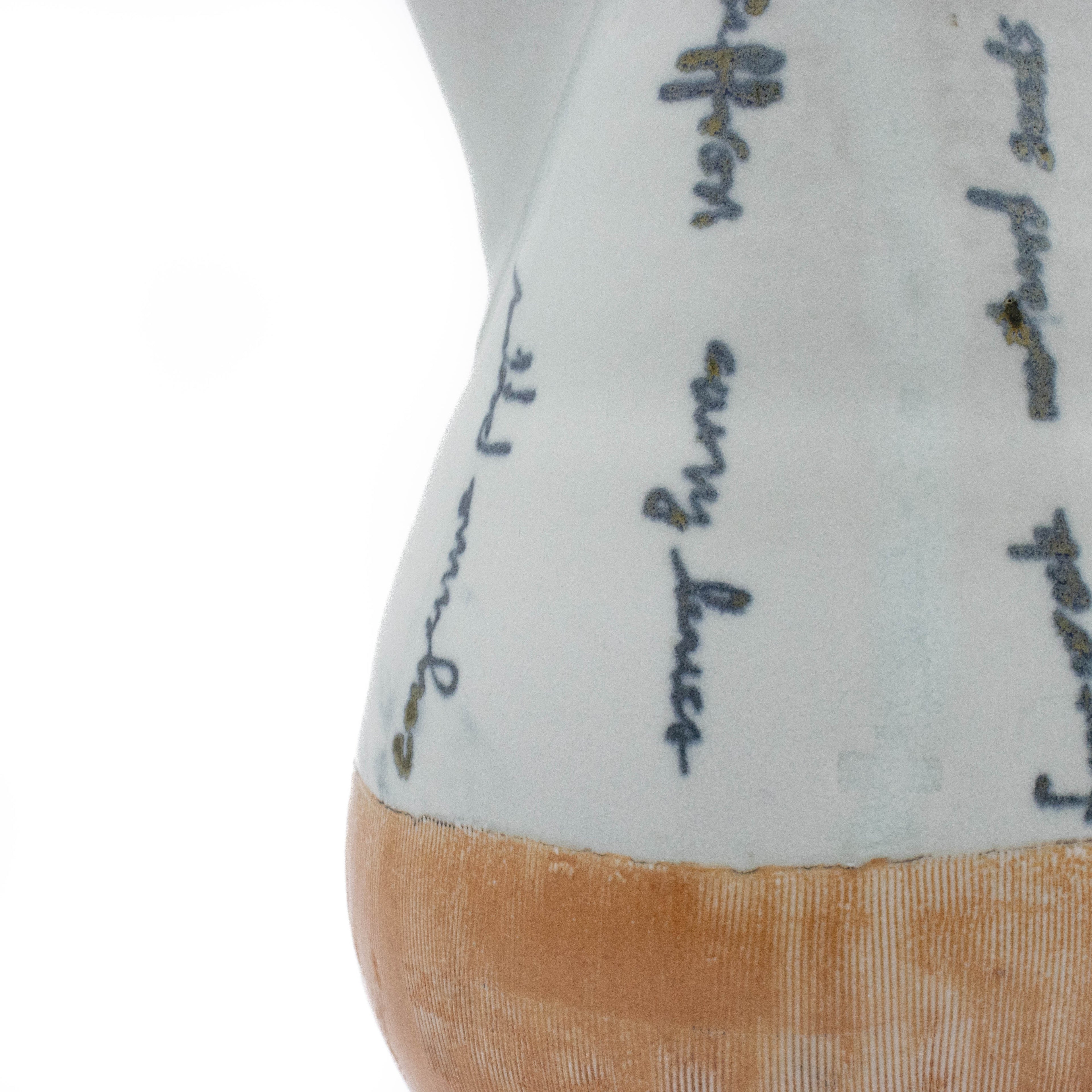 Pichet en porcelaine cuite au sel